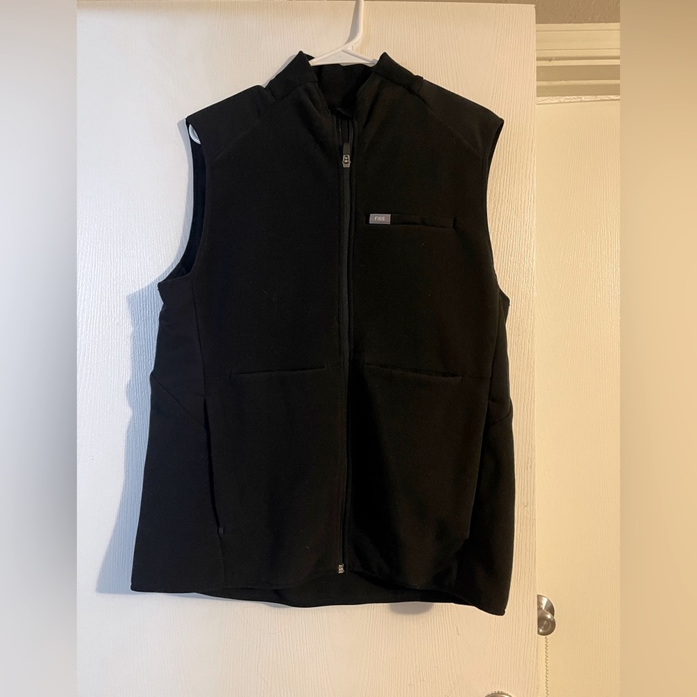 Figs black vest